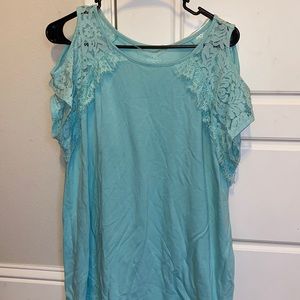St. John’s bay cold shoulder teal top size 1x